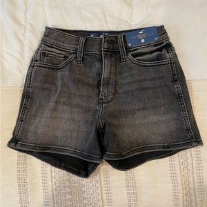 Hollister high rise short 3”